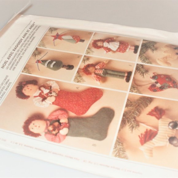 1997 McCall's Crafts RAGGEDY ANN & ANDY CHRISTMAS #8997 Vintage - Picture 2 of 4